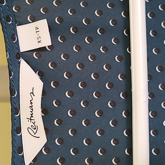 Pretty green silk feel top. X-small new condition - Picture 3 of 13